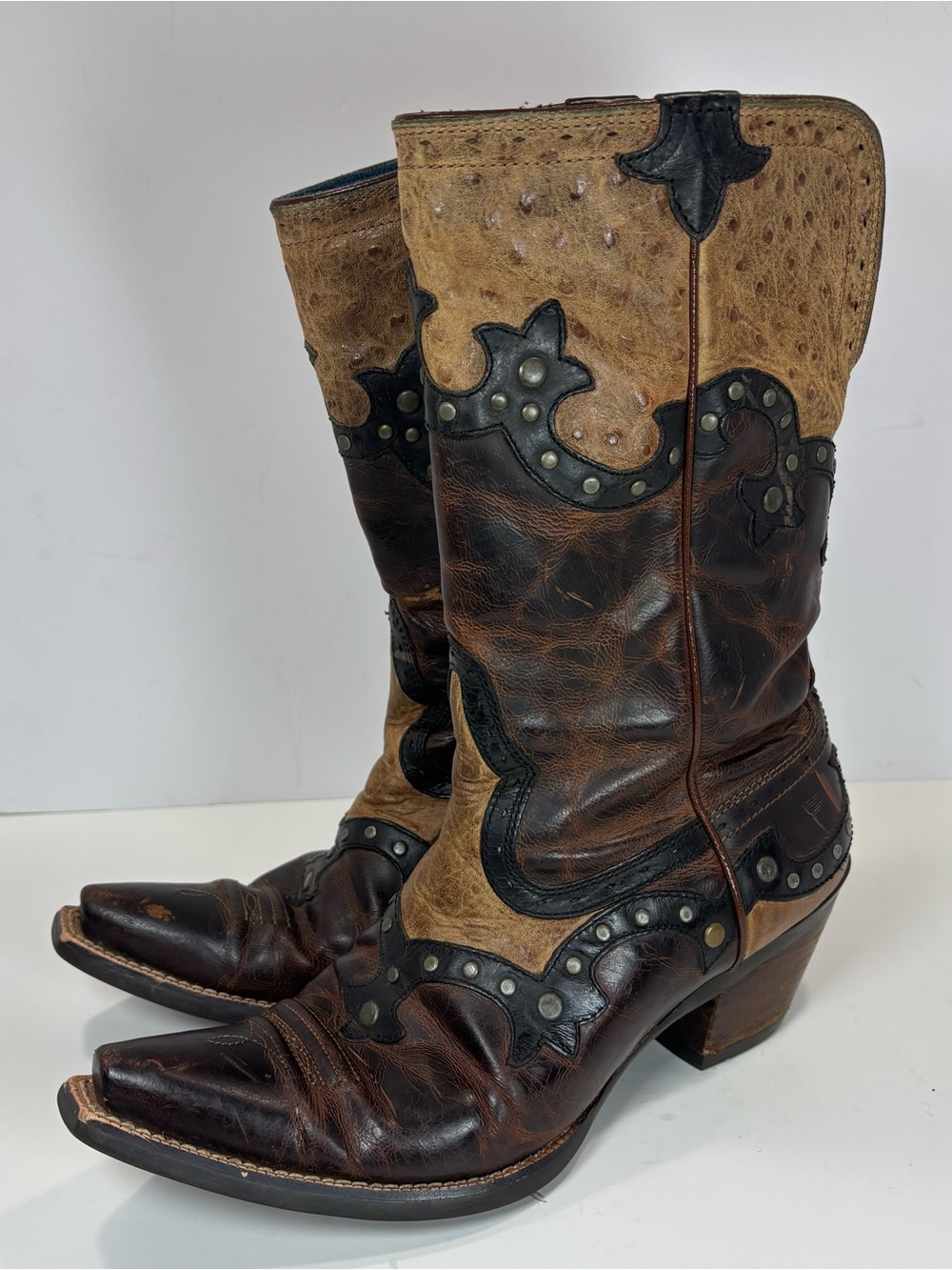 Women's 6 Ariat Rogue Brown Leather Studded Western Boots Snip-Toe Cowgirl-Read